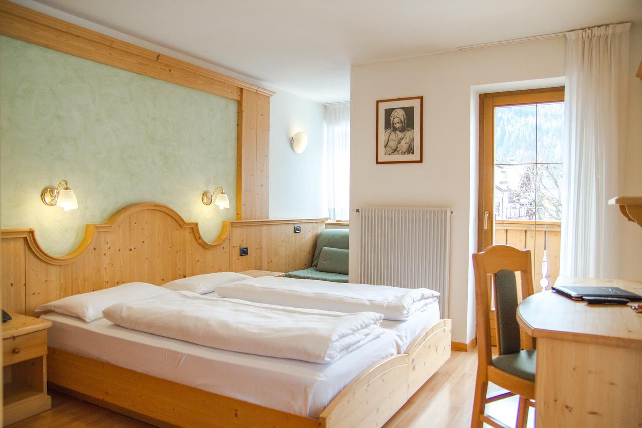 Hotel Genzianella ซิอาโน ดิ ฟิเอมเม ภายนอก รูปภาพ