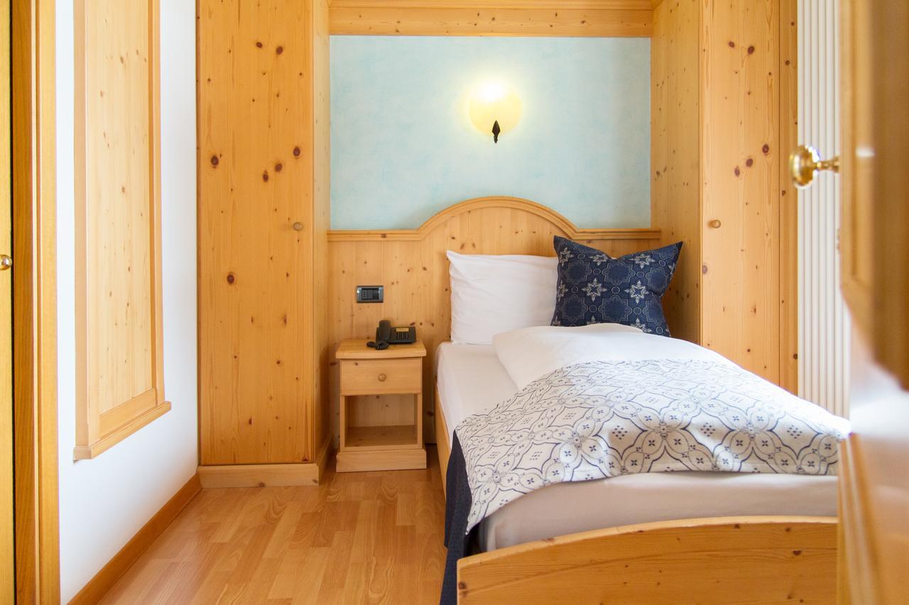 Hotel Genzianella ซิอาโน ดิ ฟิเอมเม ภายนอก รูปภาพ
