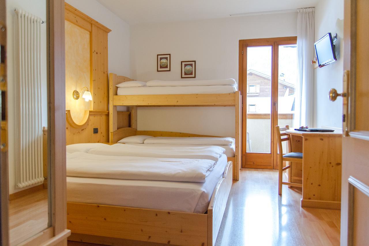 Hotel Genzianella ซิอาโน ดิ ฟิเอมเม ภายนอก รูปภาพ