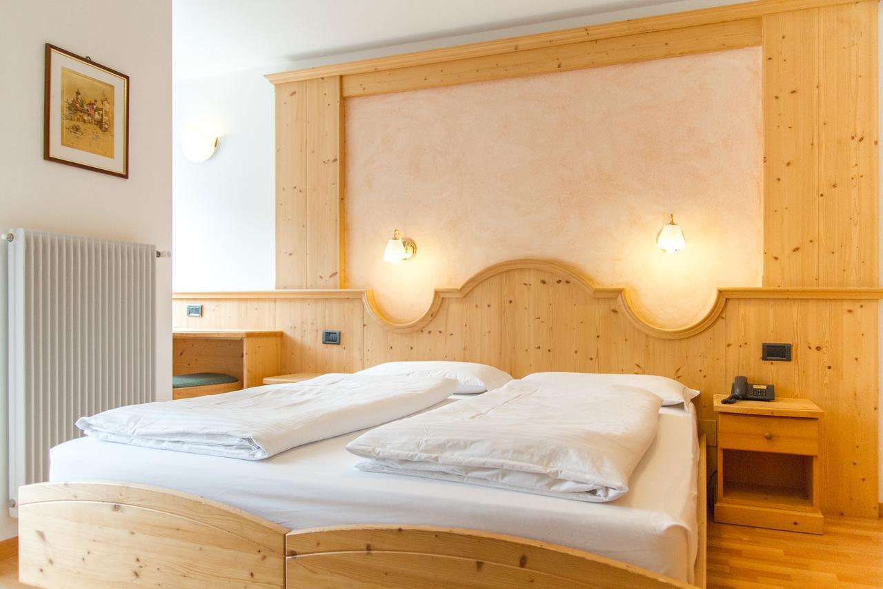 Hotel Genzianella ซิอาโน ดิ ฟิเอมเม ภายนอก รูปภาพ